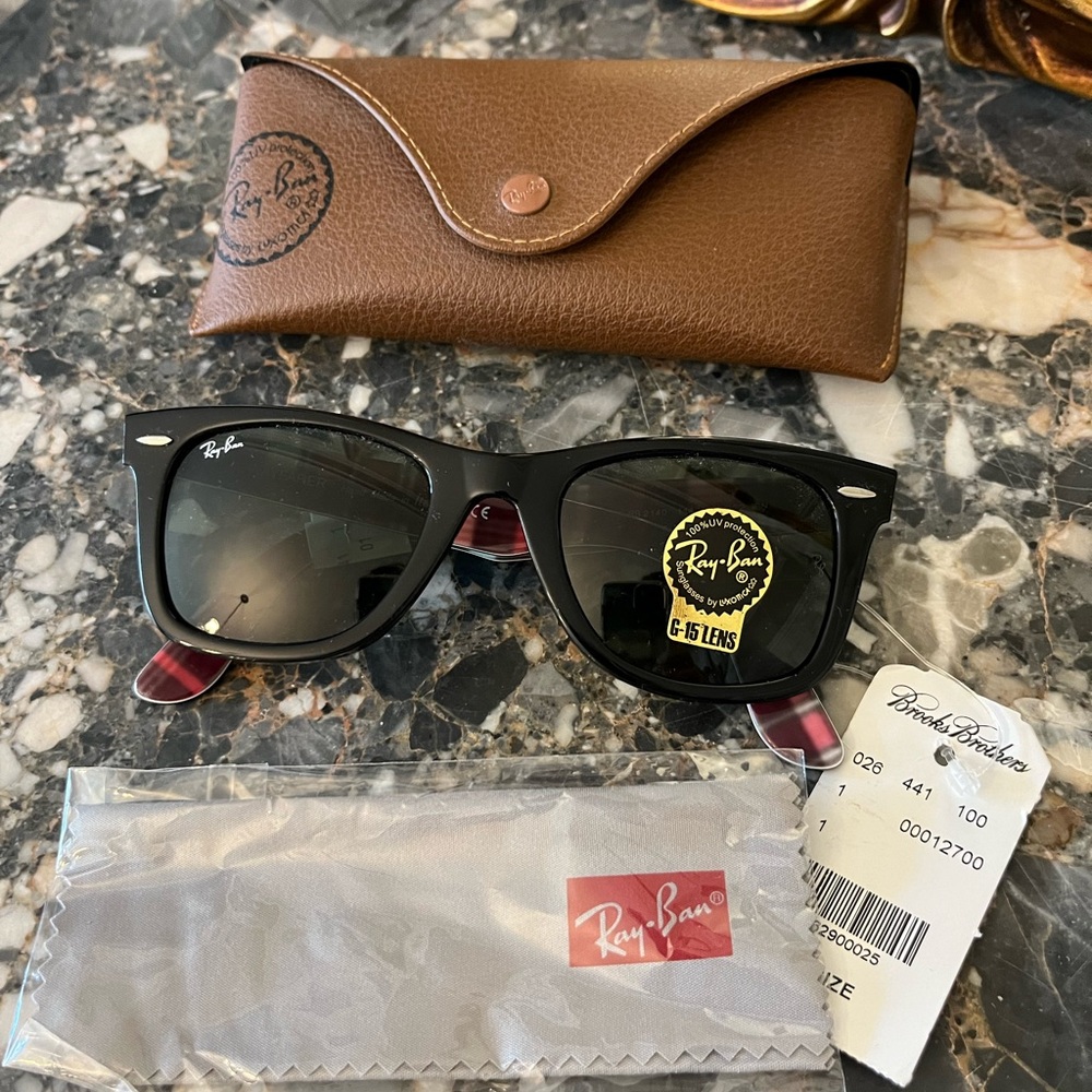 Men’s Ray-Ban Wayfarer Sunglasses, Black with Plaid Interior, New with Tags!
